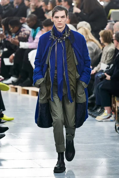 Look 15